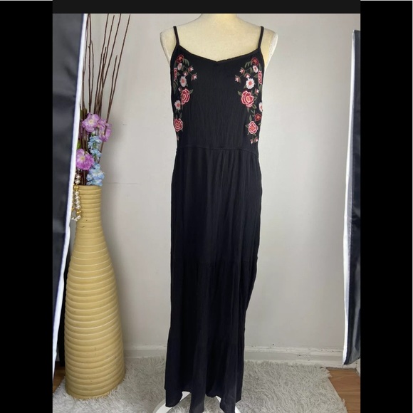 Kelly Renee Maxi dress - Picture 2 of 6